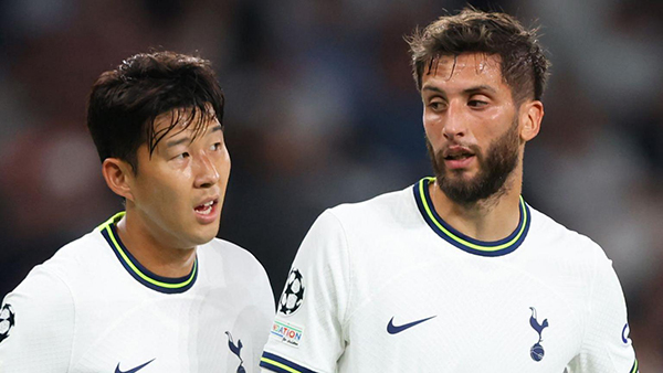 Tottenham – Un des concurrents de Pape Matar Sarr dans l’entrejeu : Rodrigo Bentancur prend sept matchs pour propos racistes