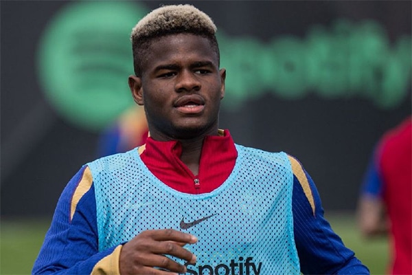 Fc Barcelone : Hansi Flick veut compter sur Mikayil Faye pour la pré-saison