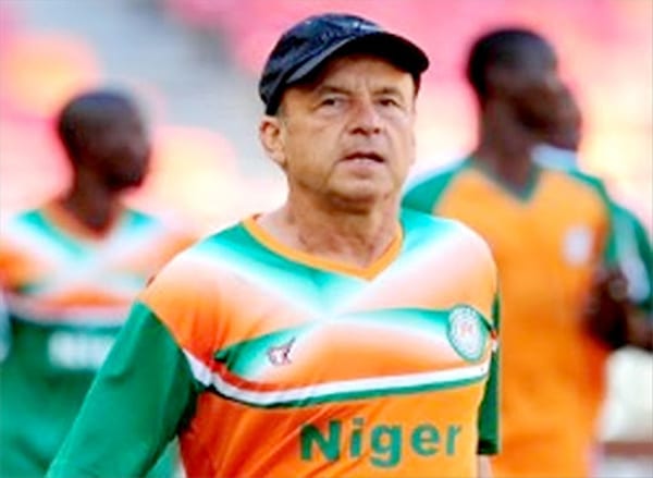 L’Adversaire – Staff technique du Bénin : Gernot Rohr sans salaire, son adjoint sans contrat !