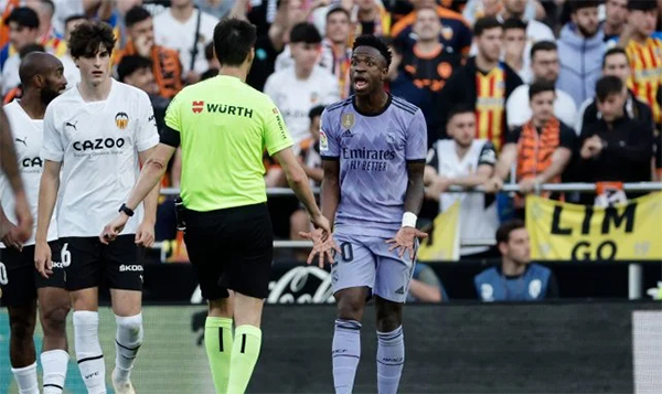 Real Madrid : Le retour de Vinícius à Valence met l’Espagne en état d’alerte