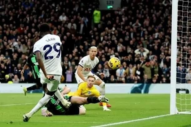 PERF’ Buteur et Homme du match contre Brighton : Pape Sarr fête sa revalorisation salariale !