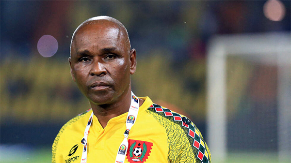La valse des sélectionneurs continue : La Fédé bissau-guinéenne prépare l’après Baciro Candé, Eto’o vire Song