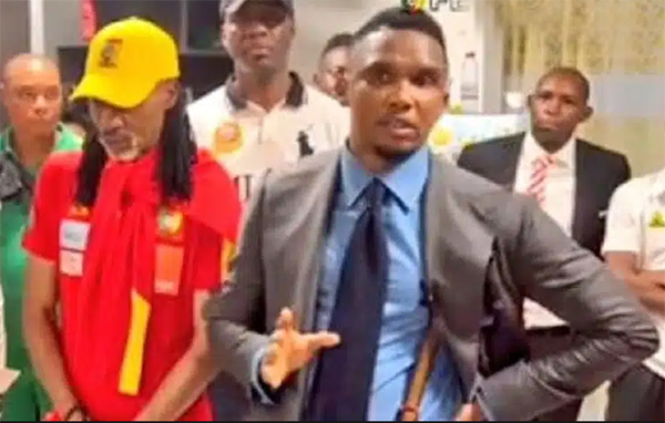 Cameroun – La défaite contre le Sénégal fait des vagues : Eto’o pique les joueurs, une pétition pour la démission de Song