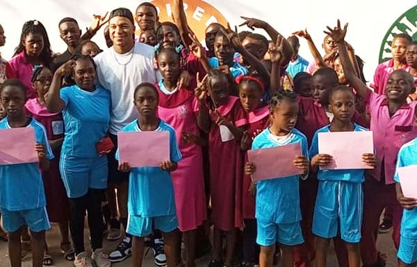 Un accueil fou pour Mbappé : «Kyky de Bondy» roi de Yaoundé