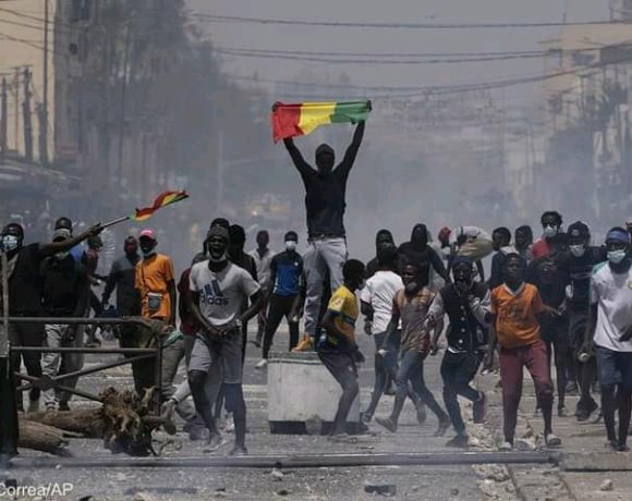 Crise socioculturelle et politique au Sénégal