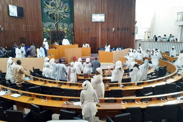 Le «Je» dans le jeu politique au Sénégal. Entre militants déloyaux, populistes délurés et concasseurs des valeurs de la République