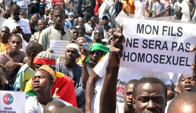 Homosexualité et manipulation politicienne