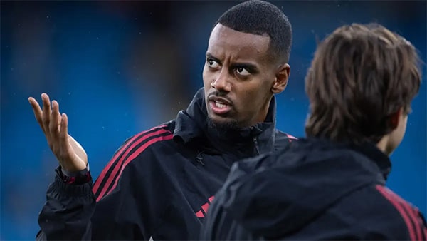 Insolite – Après avoir reçu des menaces : Alexander Isak achète un chien de garde au prix fort