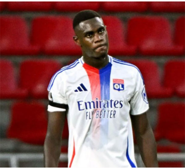 Avenir – Lyon relégué en Ligue 2 : Moussa Niakhaté, un transfert inévitable ?
